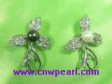 three leaves freshwater pearl brooches with 18K GP mountings